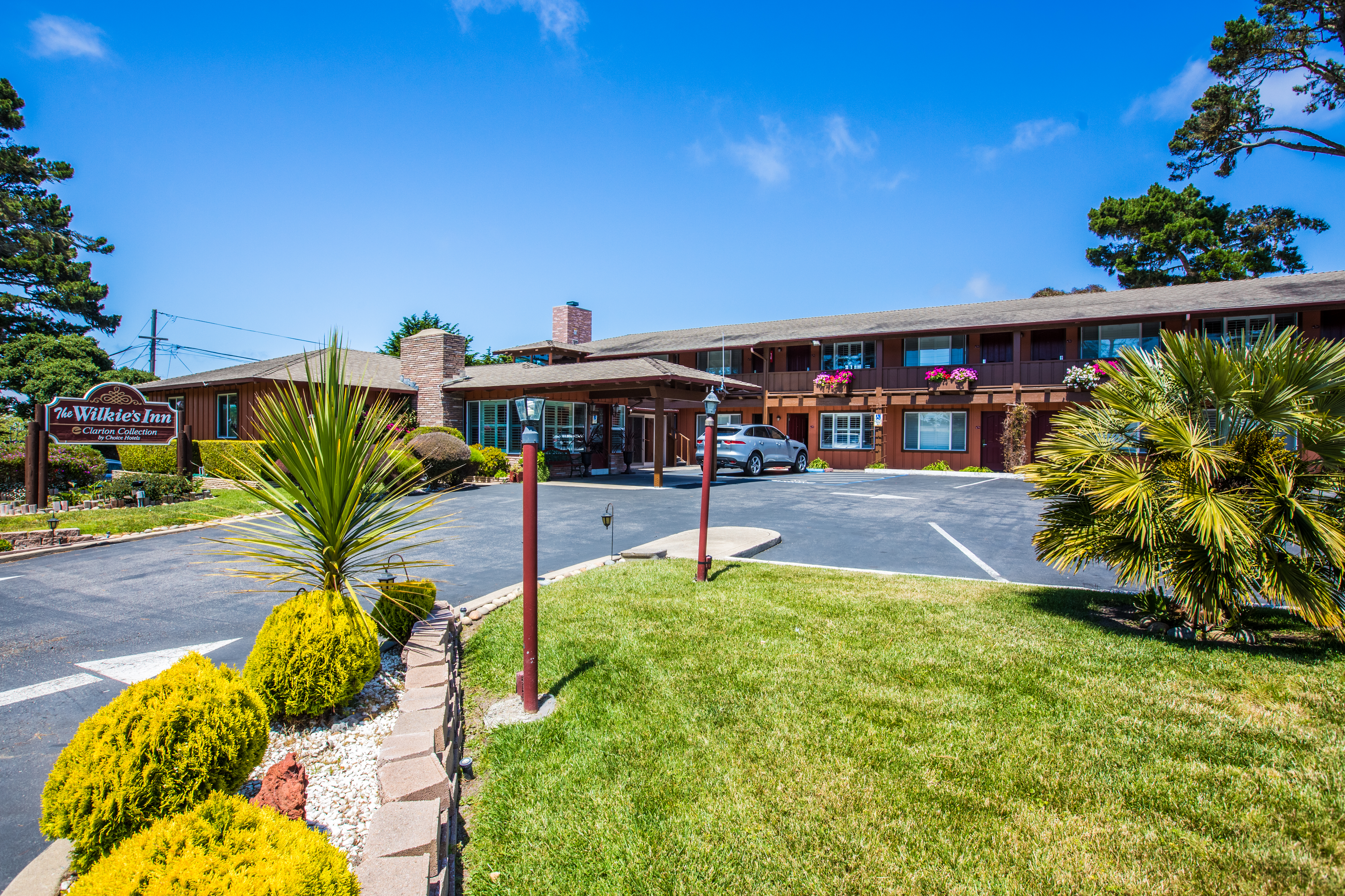Clarion-Wilkies Inn